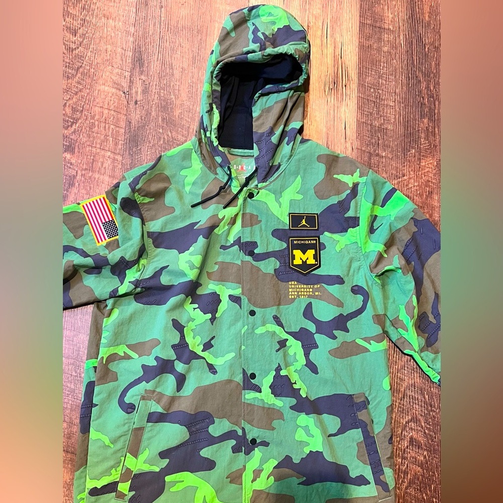 University of Michigan Camo Jacket. Jordan Brand (Large)